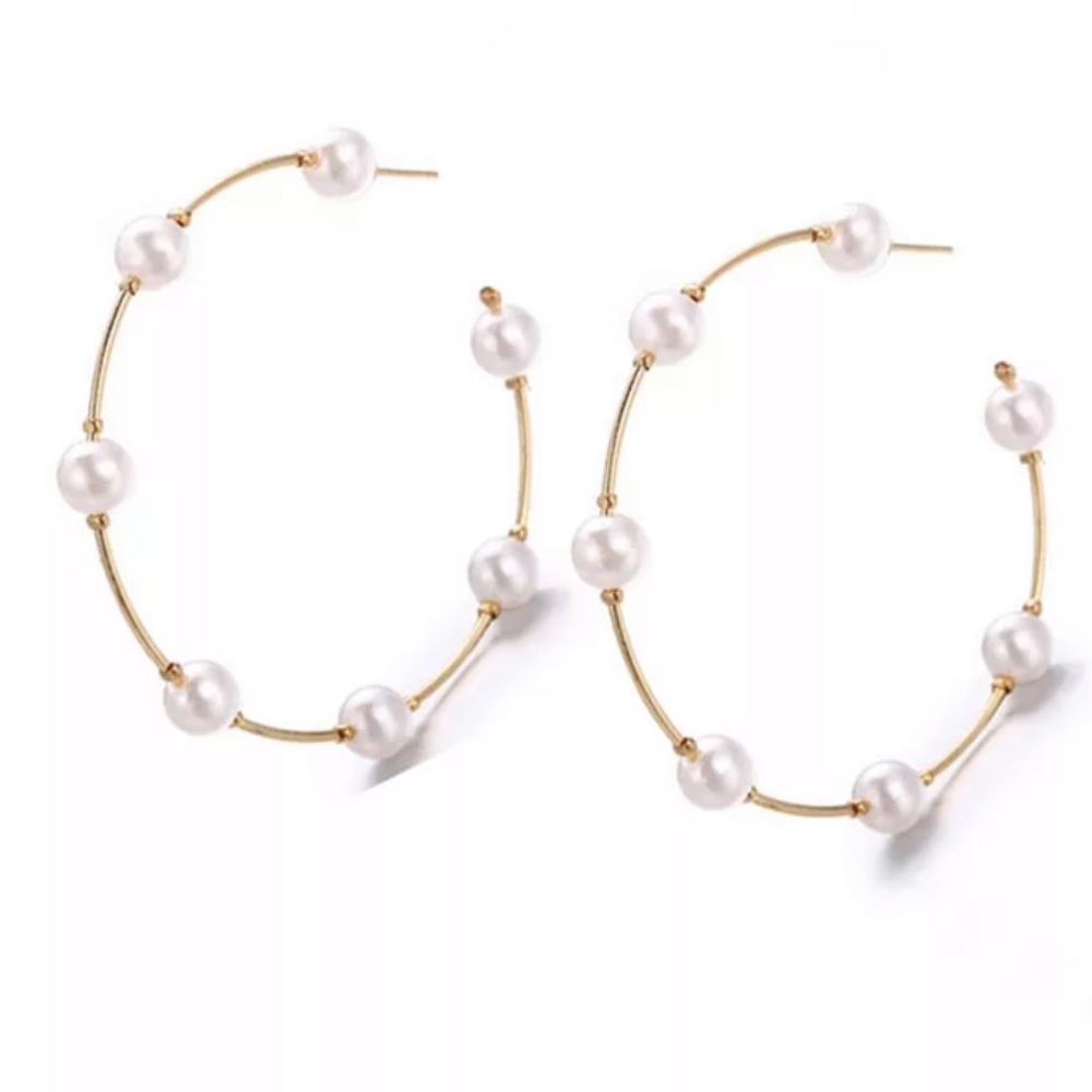 🐚 Pearlized Gold Colored Hoop Trendy Earrings 🐚 - Picture 5 of 5